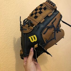 Wilson Women Softball Glove
